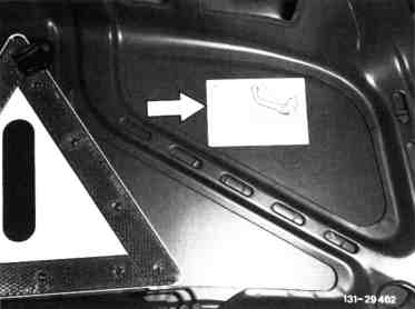 31.03 - Einbauanleitung Anhängevorrichtung                                      
	Elektrischer Teileumfang, Einbau, Schaltpläne, Teile-Bestell-Hinweis            
	Typ 124 Coupe und Cabriolet Linkslenker (außer USA)