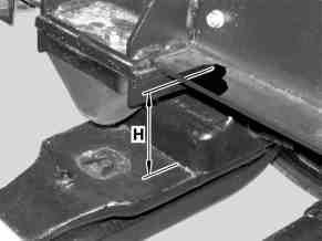 Checking and adjusting vehicle level