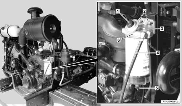 Smontare, montare il prefiltro carburante con separatore d'acqua
