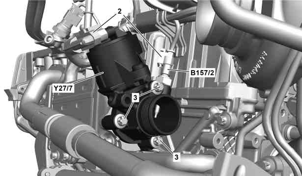 Smontare, montare la valvola ricircolo gas di scarico a bassa pressione