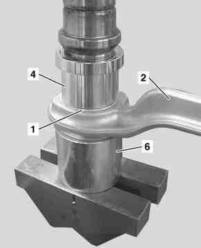 Press torque strut rubber bushing in/out