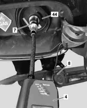 Controllare le tubazioni, i raccordi e le valvole a conduzione di gas