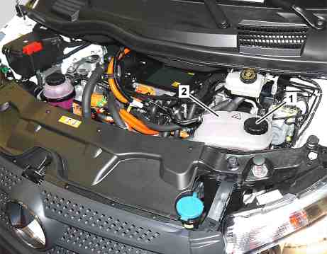Scaricare, rifornire il liquido di raffreddamento per l'impianto di             
	raffreddamento della batteria ad alto voltaggio